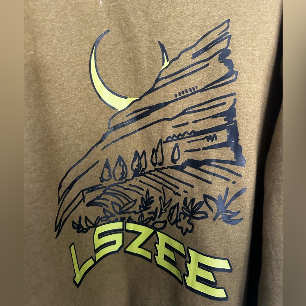 Lszee Red Rocks XL Crewneck